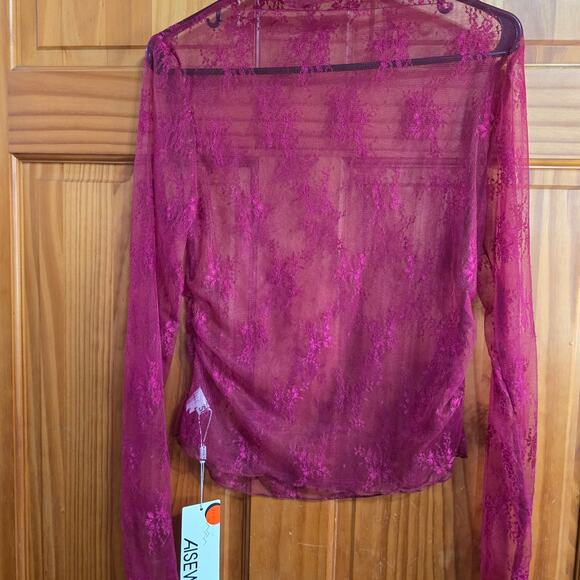 Tops - Lace Floral Red shirt Size Large